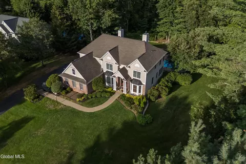 2 Magnolia Dr, Saratoga Springs, NY 12866