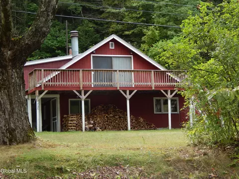 725 Mountain Rd, Athol, NY 12810