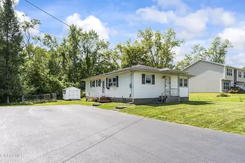 15 Start Ave, Rensselaer, NY 12144