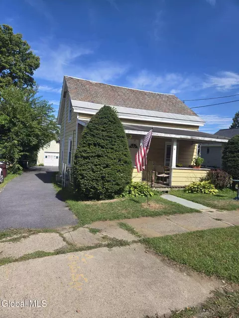 48 2nd St, South Glens Falls, NY 12803