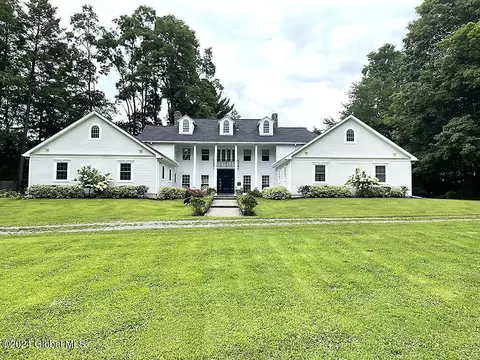 1 Princess Grn, Loudonville, NY 12211