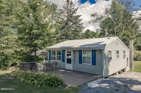 140 Seneca Ave, Broadalbin, NY 12025