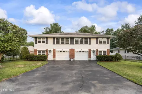 80 Wertman Ln, Loudonville, NY 12211