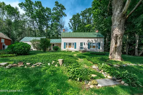 65 Kaydeross Ave #WEST, Saratoga Springs, NY 12866