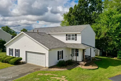 13 Erie Ct, Waterford, NY 12188