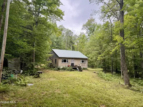189 Round Lake Brook Loop, Indian Lake, NY 12842