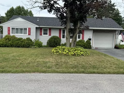 9 John St, South Glens Falls, NY 12803