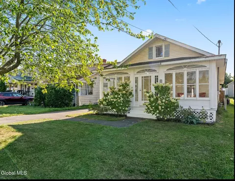 3057 Cox Ave, Schenectady, NY 12306