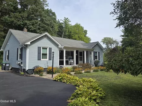 128 Droms Rd, Glenville, NY 12302