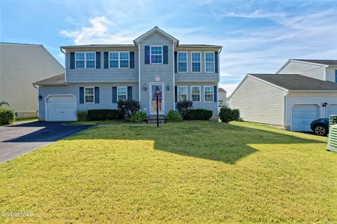8 Granite Ln, Troy, NY 12180