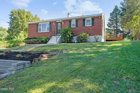 74 Tollgate Rd, Averill Park, NY 12018
