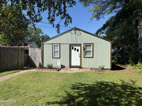 34 E State St, Glens Falls, NY 12801