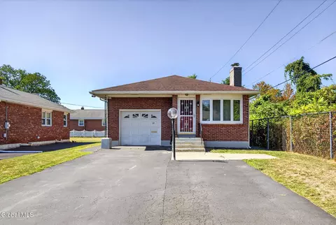 60 Dartmouth St, Albany, NY 12209