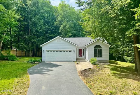 2 White Oak Ct, Greenfield Center, NY 12833