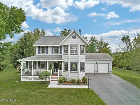 966 Maple Hill Rd, Castleton On Hudson, NY 12033