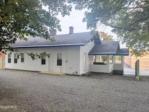 4 Palmer Ave, Corinth, NY 12822