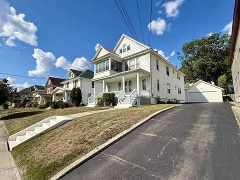 77-79 Stewart St, Amsterdam, NY 12010