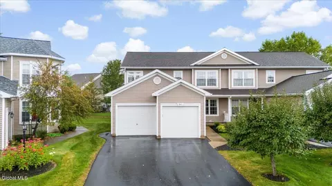 24 Patroon Pointe Dr, Rensselaer, NY 12144