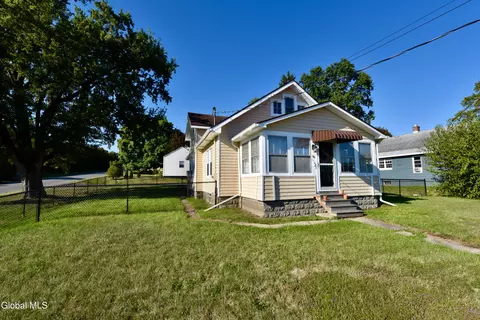 381 Vley Rd, Glenville, NY 12302