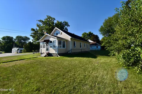Exterior - 381 Vley Rd, Glenville, NY 12302 photo 3 of 12
