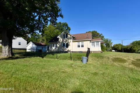 Exterior - 381 Vley Rd, Glenville, NY 12302 photo 11 of 12