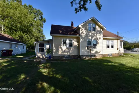Exterior - 381 Vley Rd, Glenville, NY 12302 photo 10 of 12