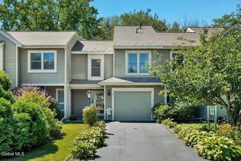 3 Generals Way, Halfmoon, NY 12065