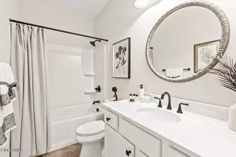 Bath - 12 Clover Leaf Dr, Halfmoon, NY 12065 photo 1 of 2