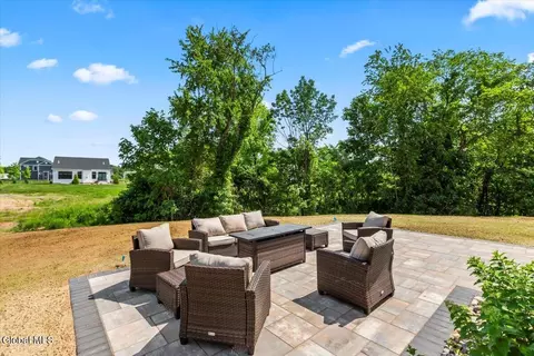 Exterior - 12 Clover Leaf Dr, Halfmoon, NY 12065 photo 5 of 6