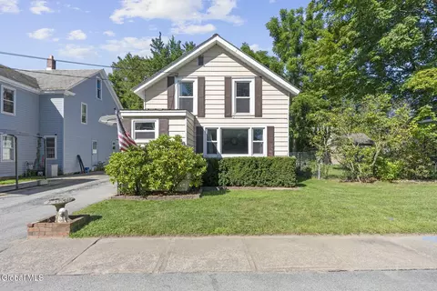 19 North St, Hudson Falls, NY 12839