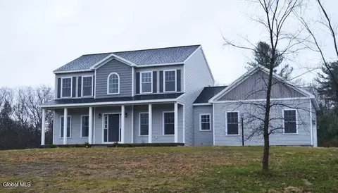 2 Karl Farm Rd, Averill Park, NY 12018