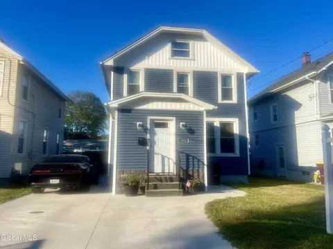 805 5th St, Watervliet, NY 12189