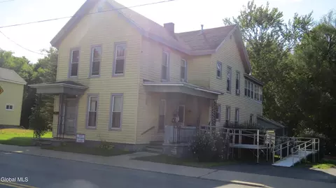 253 S Main St, Gloversville, NY 12078