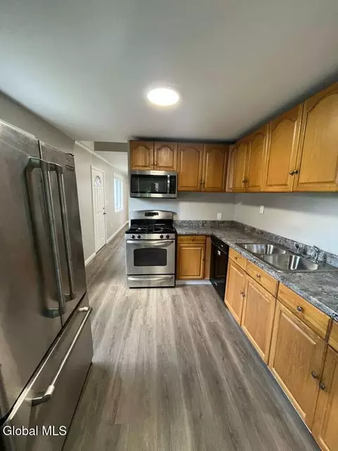 Kitchen - 1037 Roberta Rd, Schenectady, NY 12303 photo 1 of 1