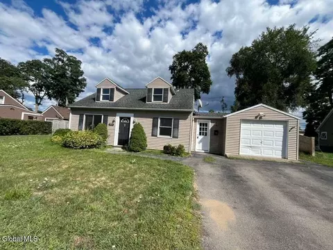 Exterior - 1037 Roberta Rd, Schenectady, NY 12303 photo 2 of 6