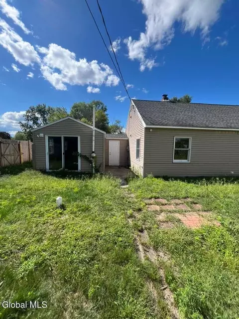 Exterior - 1037 Roberta Rd, Schenectady, NY 12303 photo 6 of 6