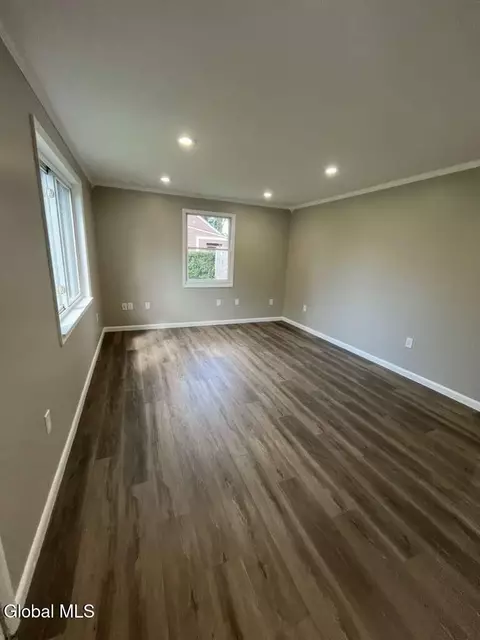 Living - 1037 Roberta Rd, Schenectady, NY 12303 photo 2 of 4