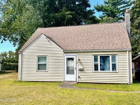 24 Perry Ave, Latham, NY 12110