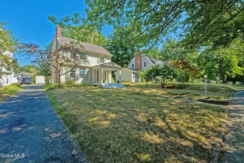 Exterior - 3 Seymour Ct, Troy, NY 12180 photo 3 of 9