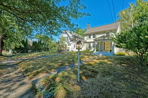 Exterior - 3 Seymour Ct, Troy, NY 12180 photo 2 of 9