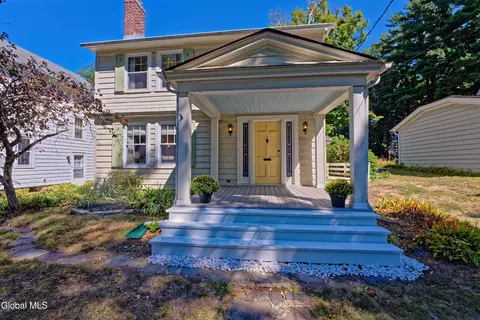 Exterior - 3 Seymour Ct, Troy, NY 12180 photo 4 of 9