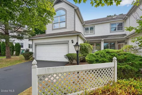 1 Valley View Ave, Rensselaer, NY 12144