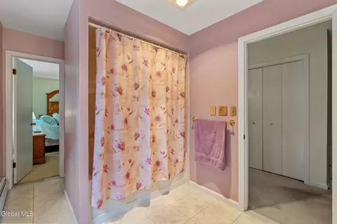 Bath - 344 Dolan Dr, Schenectady, NY 12306 photo 3 of 8