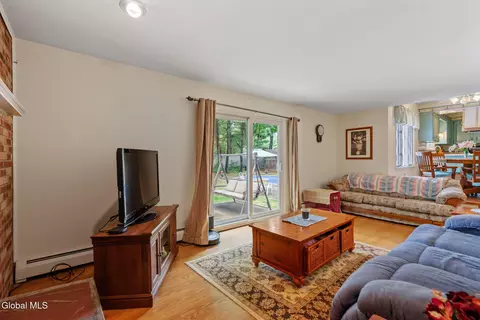 Living - 344 Dolan Dr, Schenectady, NY 12306 photo 7 of 10