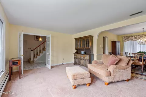 Living - 344 Dolan Dr, Schenectady, NY 12306 photo 1 of 10