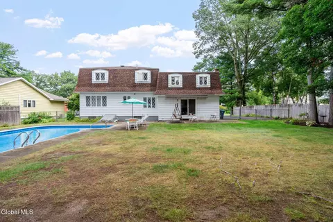 Exterior - 344 Dolan Dr, Schenectady, NY 12306 photo 8 of 10