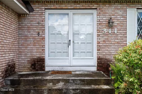 Exterior - 344 Dolan Dr, Schenectady, NY 12306 photo 4 of 10