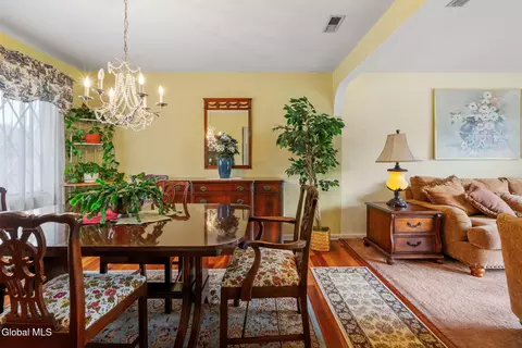 Dining - 344 Dolan Dr, Schenectady, NY 12306 photo 3 of 8