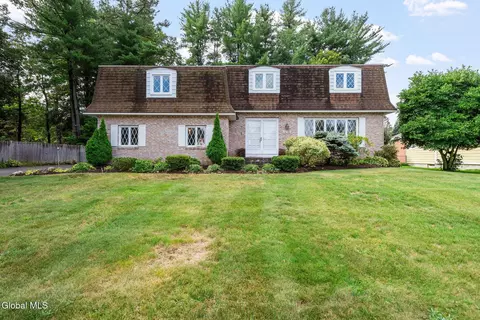344 Dolan Dr, Schenectady, NY 12306