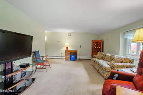 Living - 344 Dolan Dr, Schenectady, NY 12306 photo 10 of 10